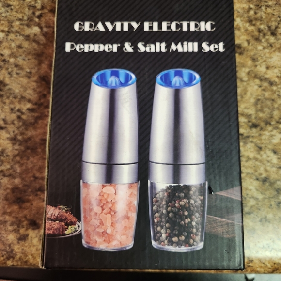 gravity electric Kitchen Gravity Electric Pepper And Salt Mill Set